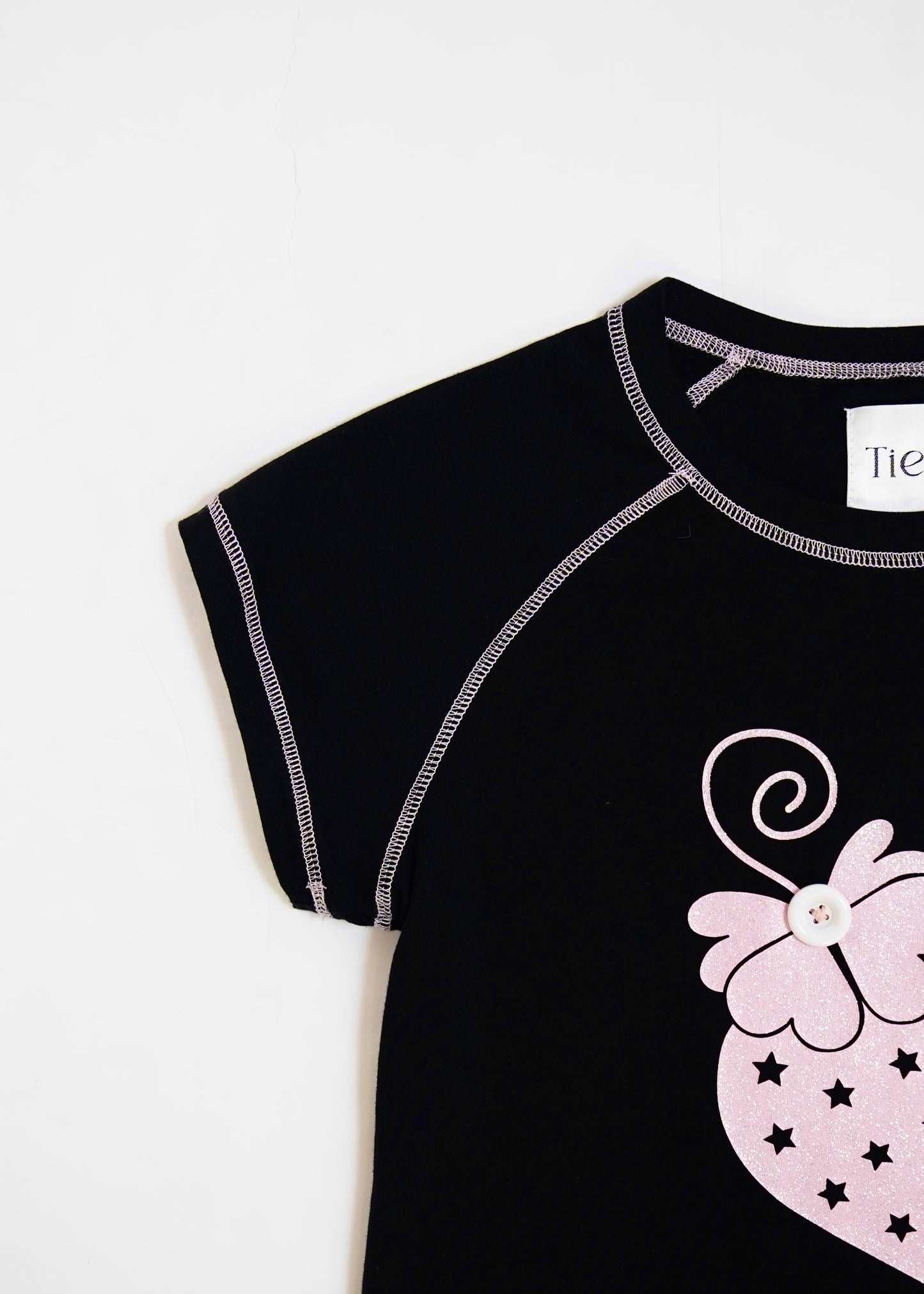 shining strawberry tee