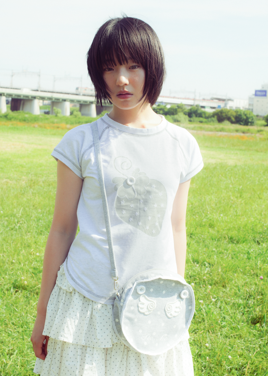 shining strawberry tee