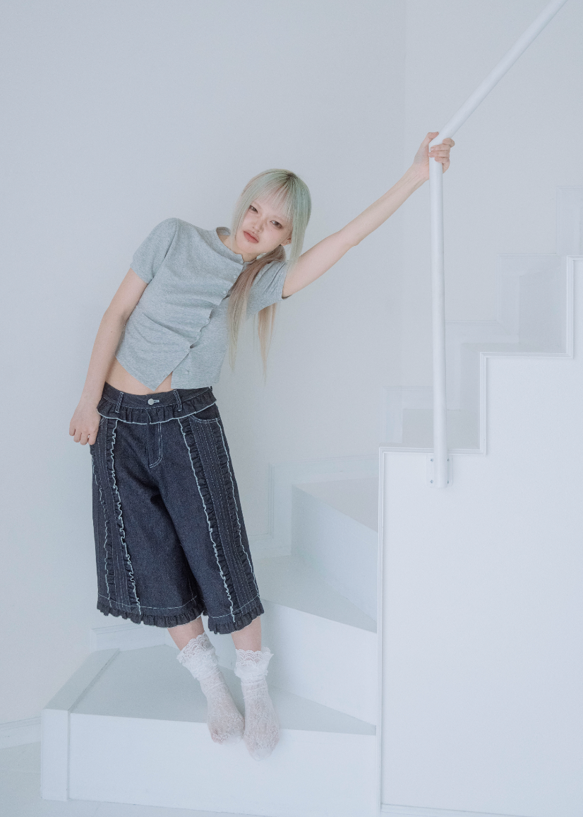Lily’s petal denim pants