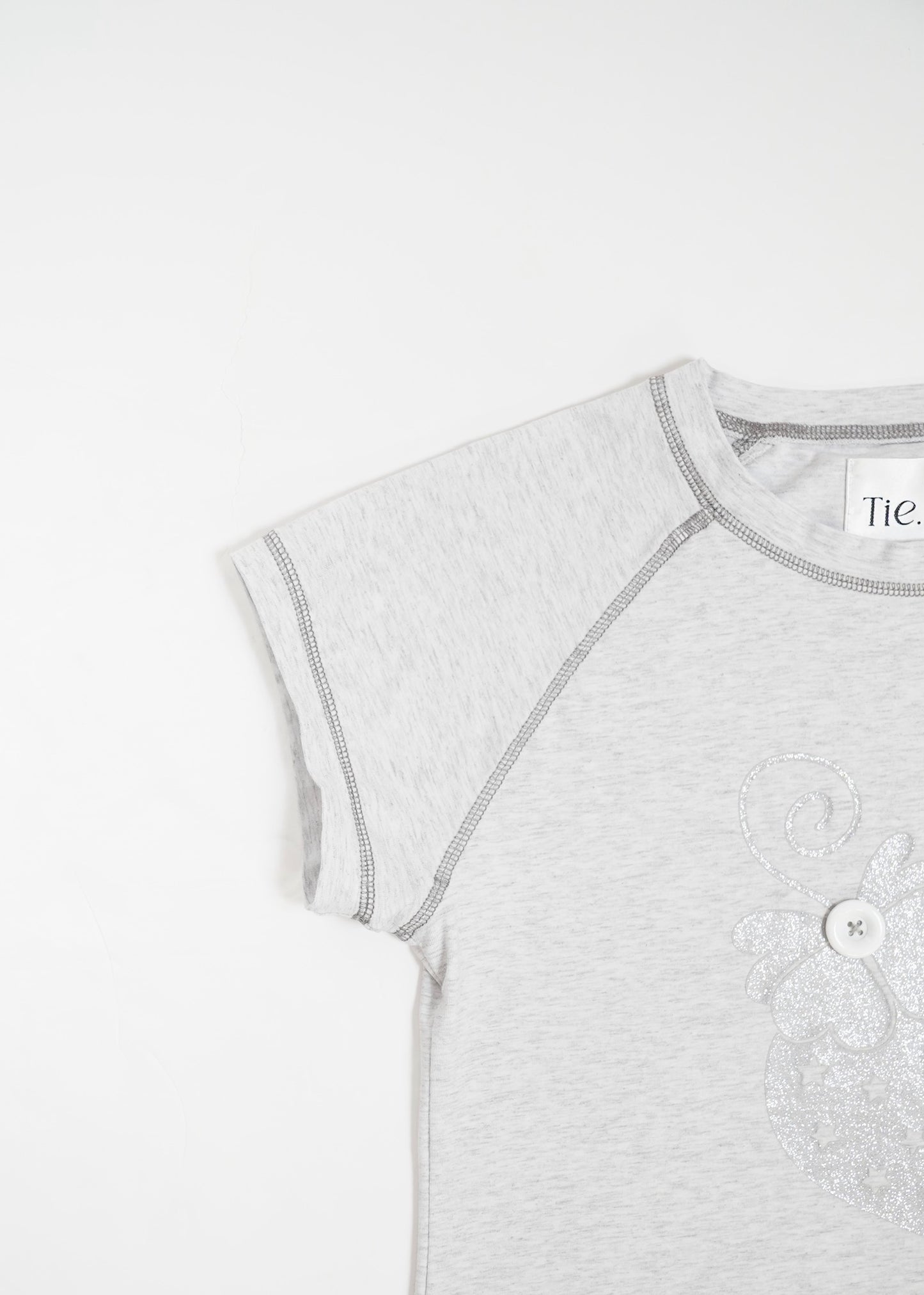 shining strawberry tee