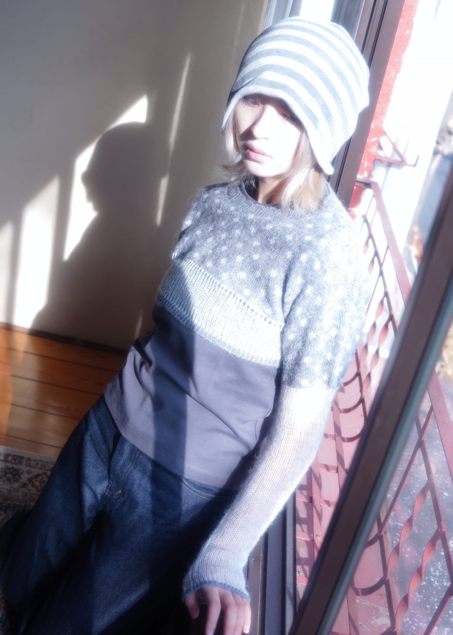 color dot short knit