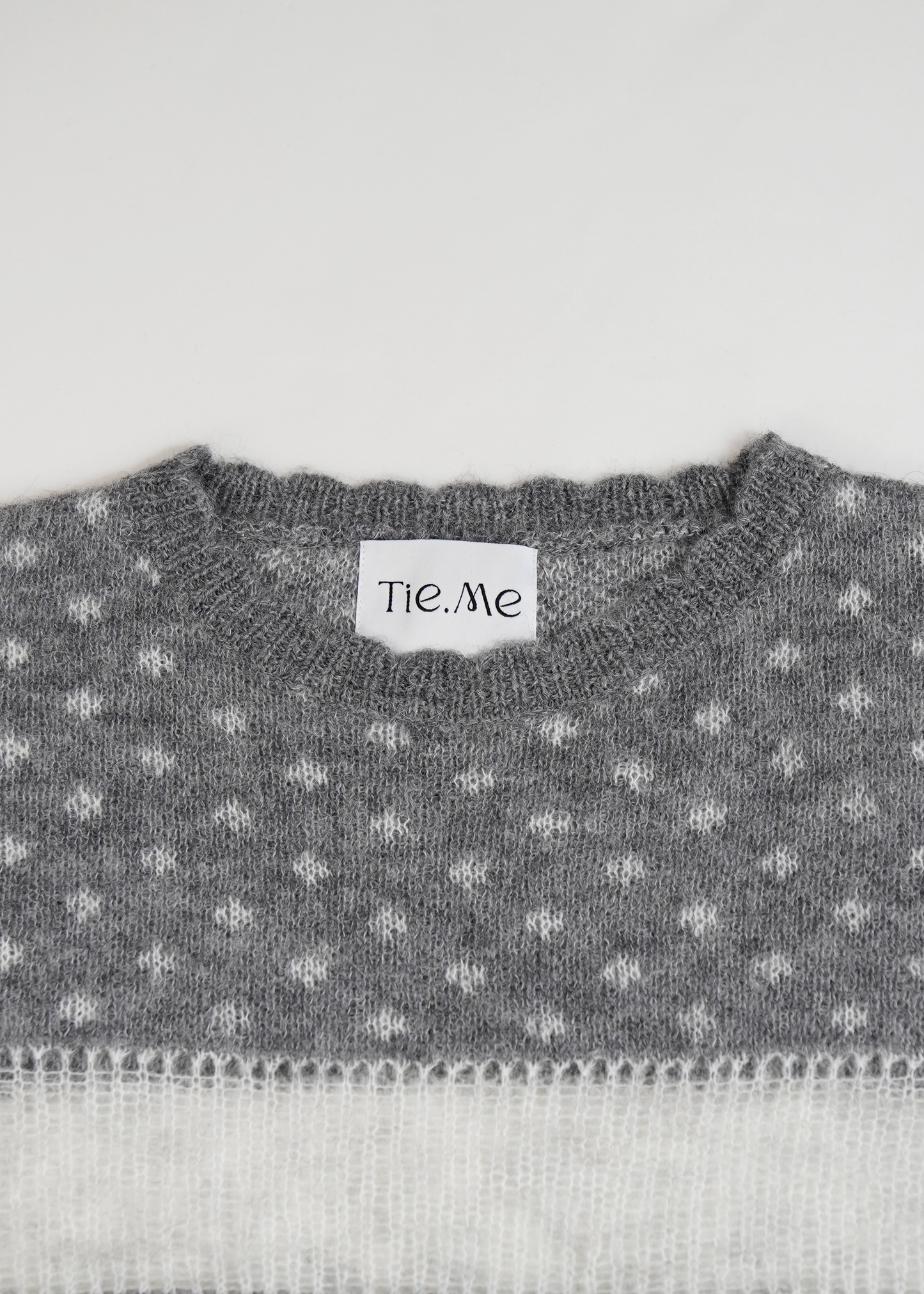 color dot short knit