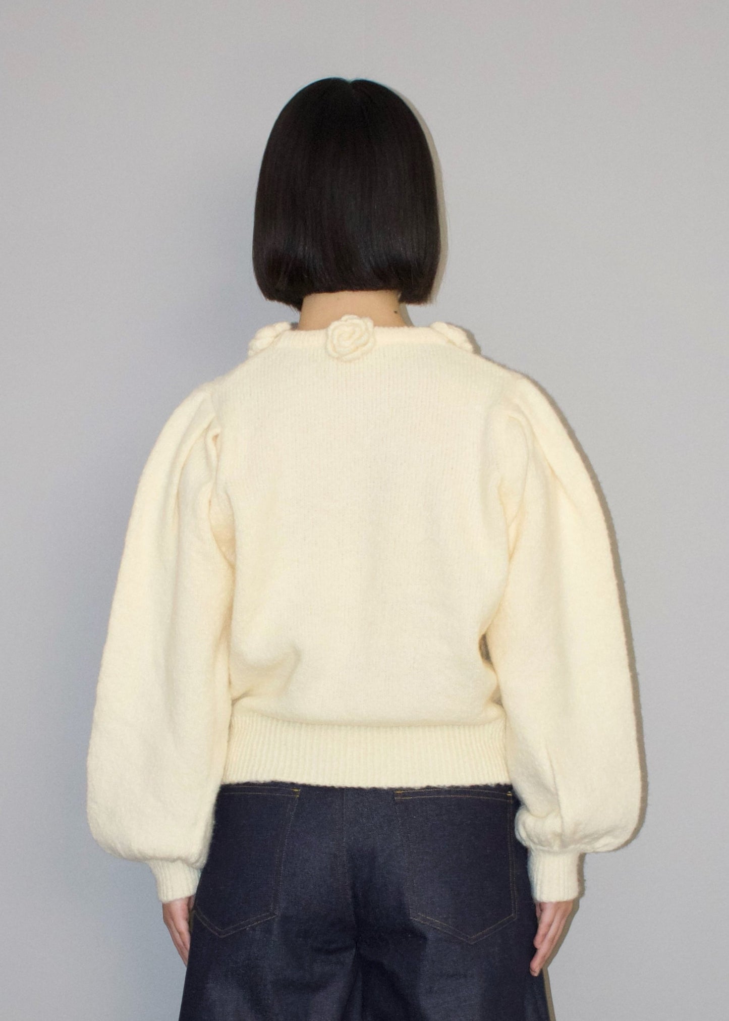 rose necklace sweater-CREAM
