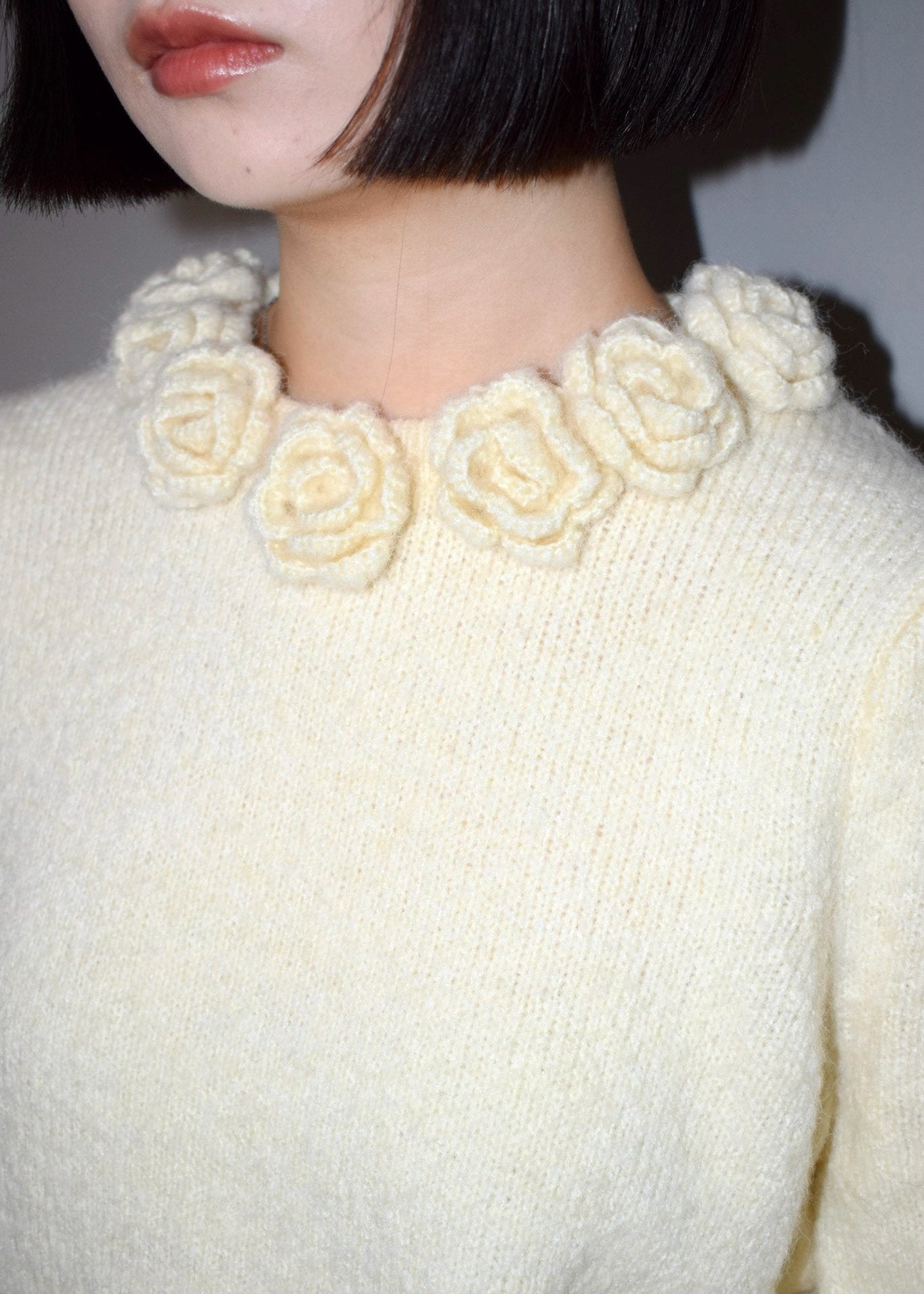 rose necklace sweater-CREAM