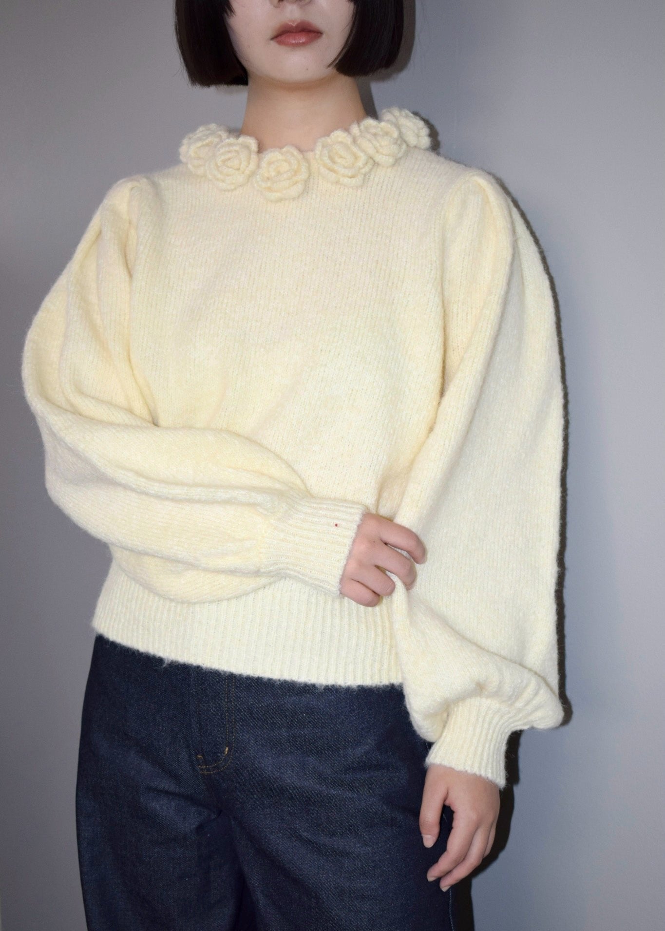 rose necklace sweater-CREAM