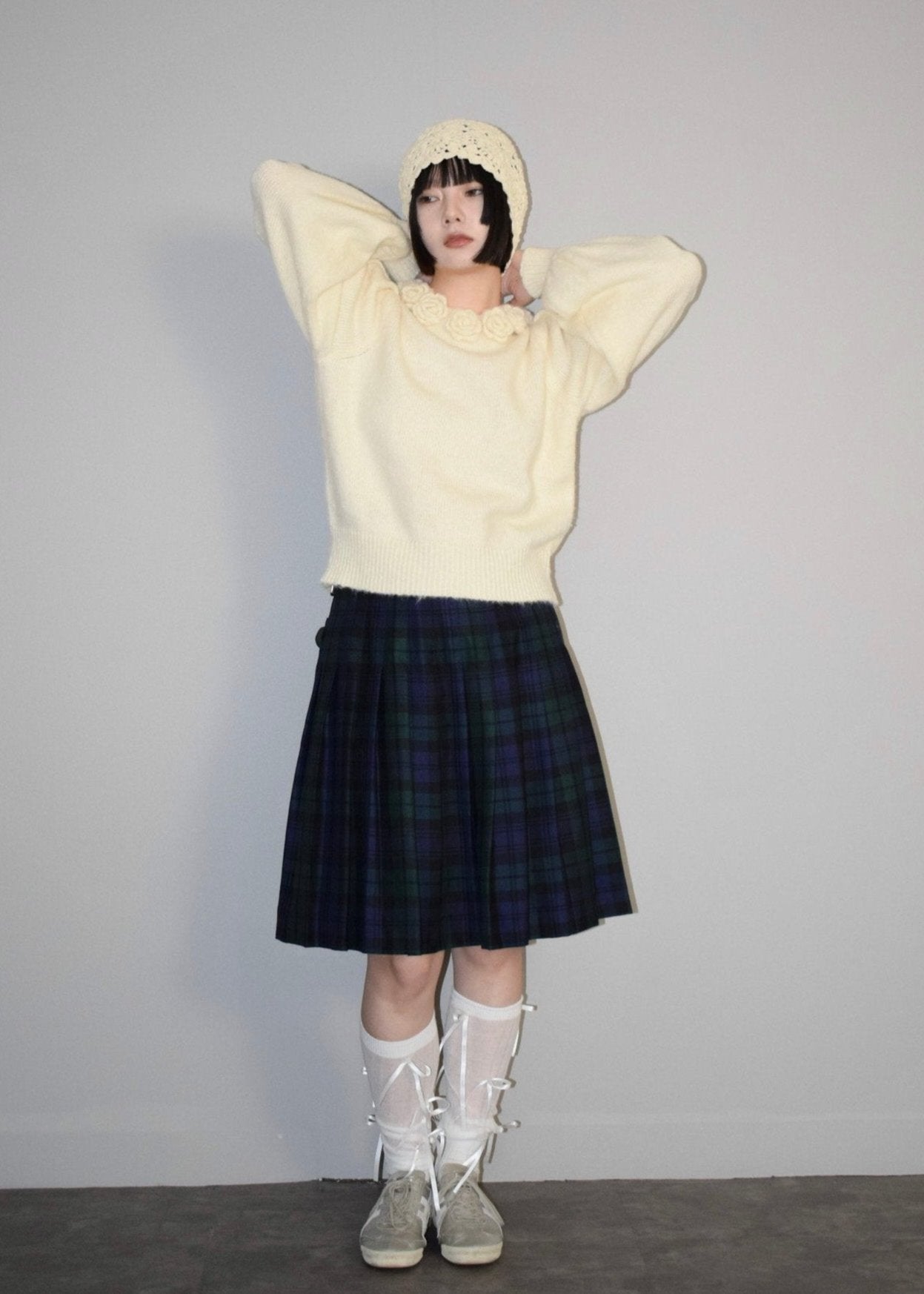 rose necklace sweater-CREAM