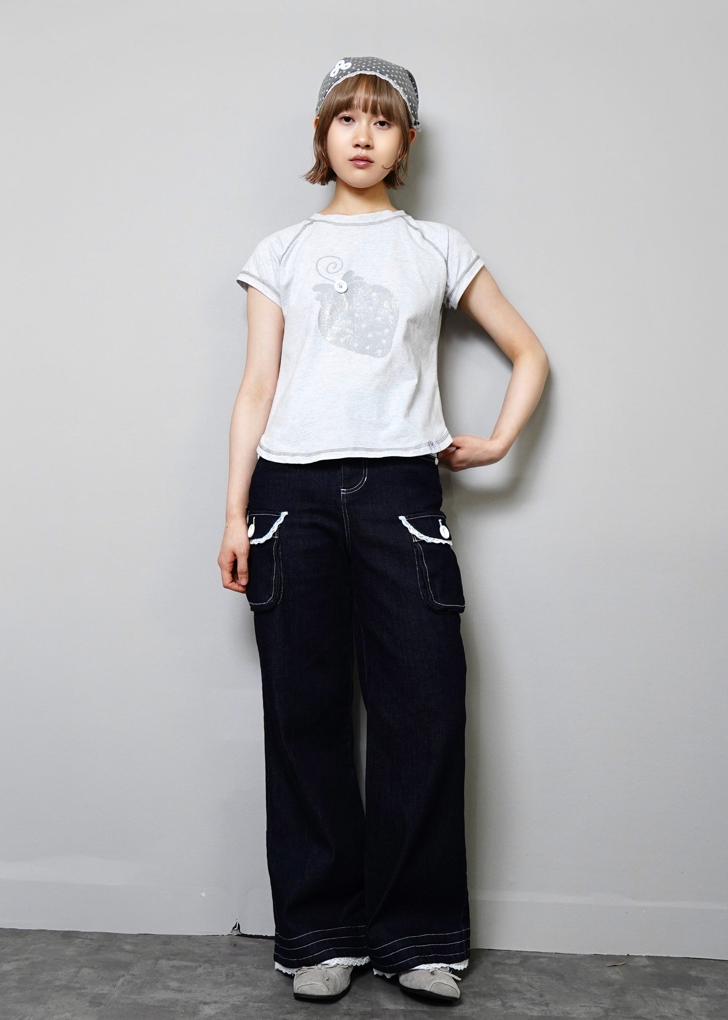 shining strawberry tee