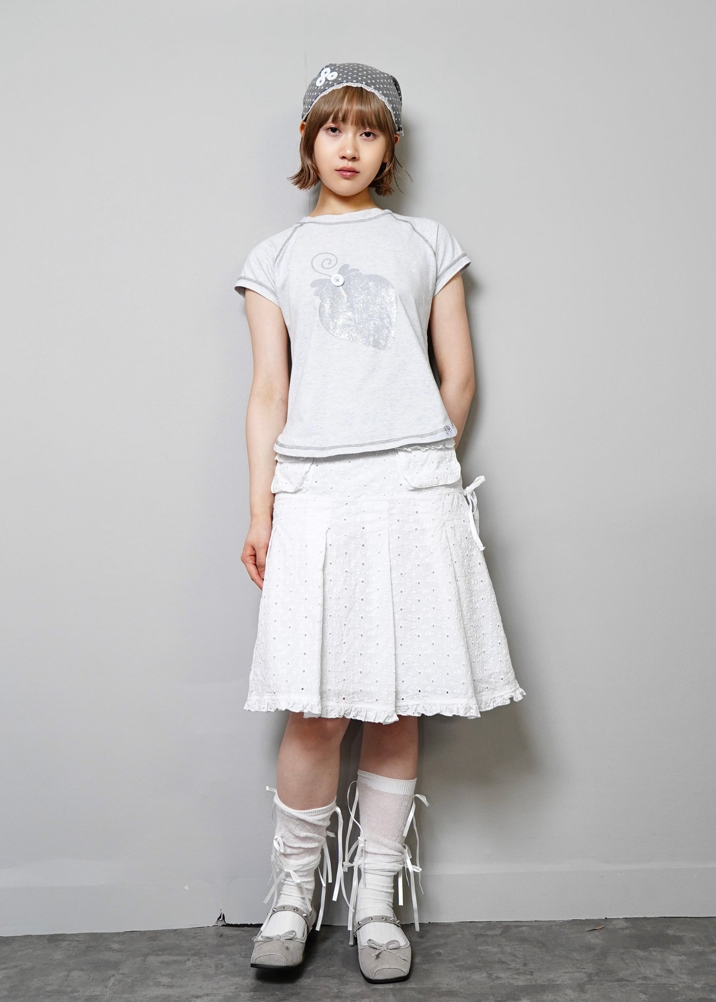 shining strawberry tee