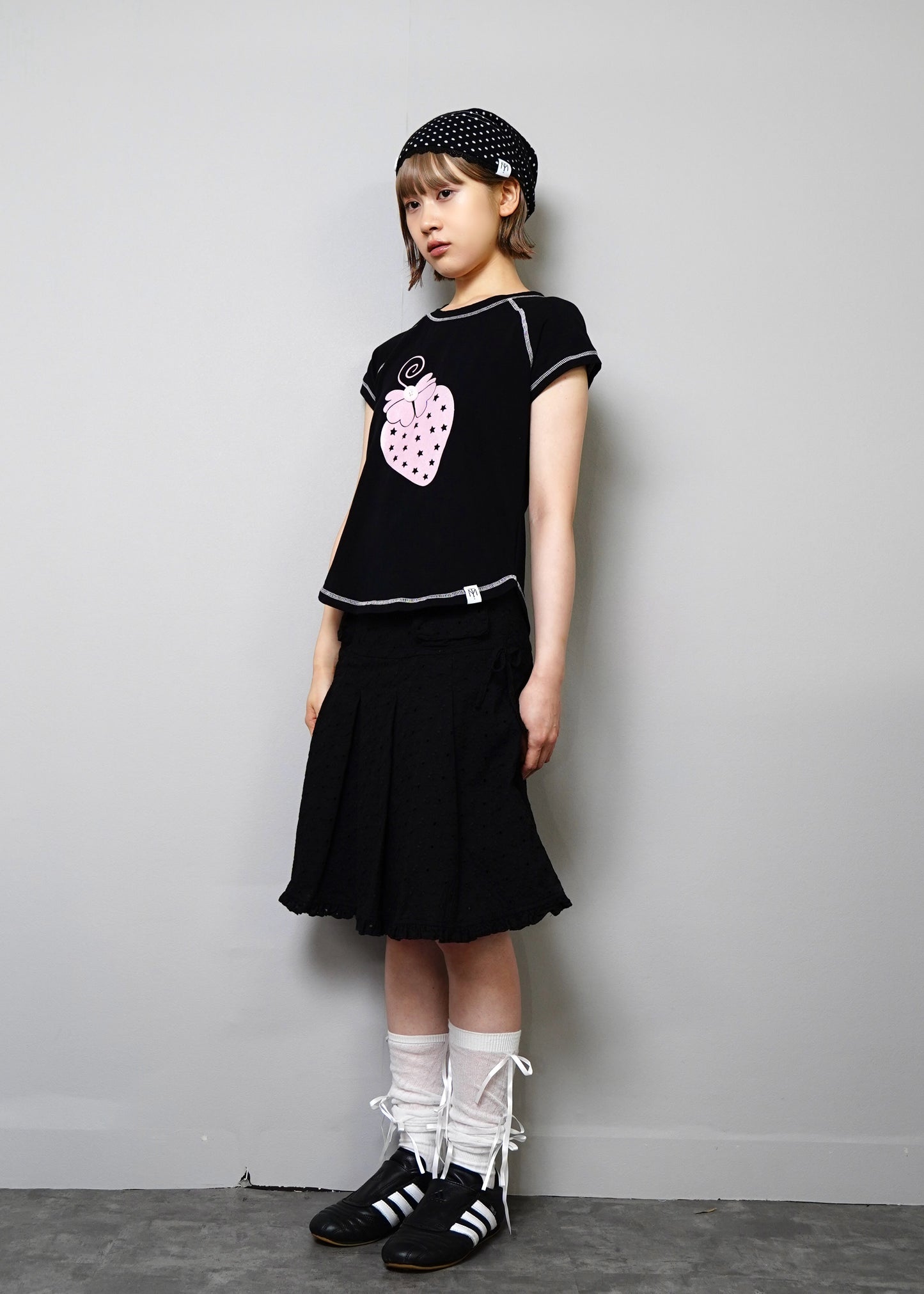 shining strawberry tee