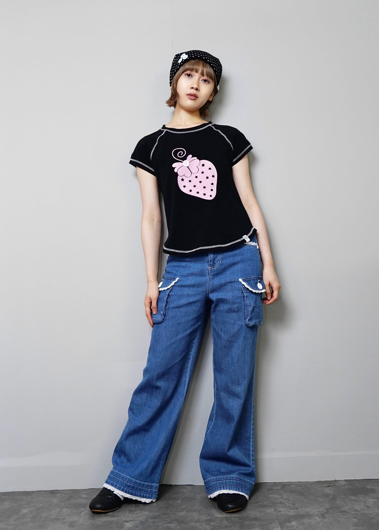 shining strawberry tee