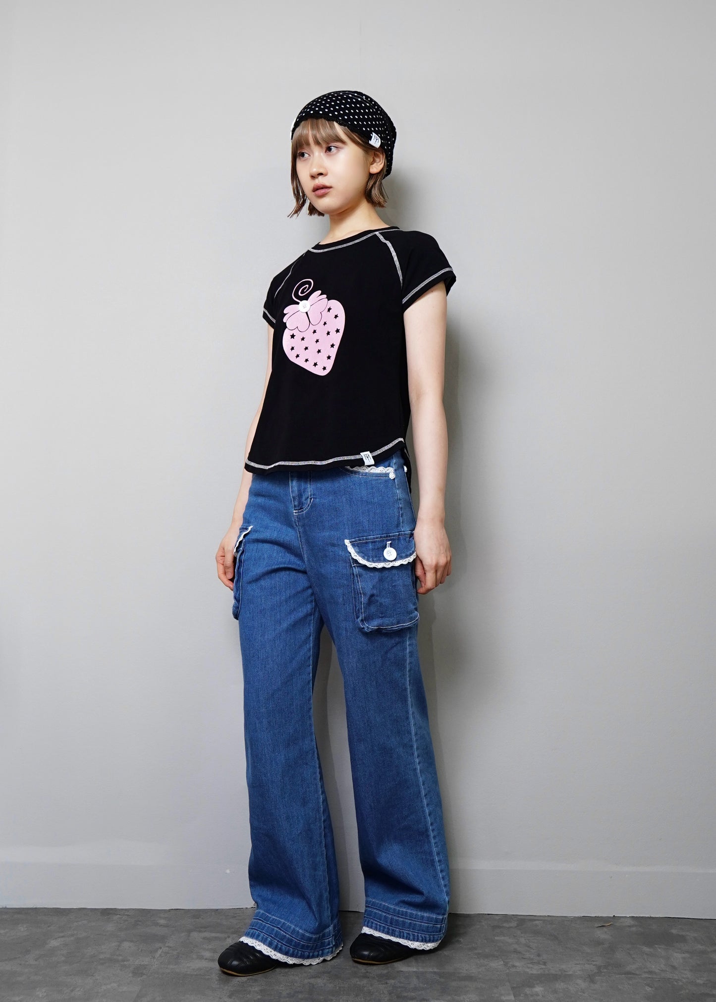 shining strawberry tee