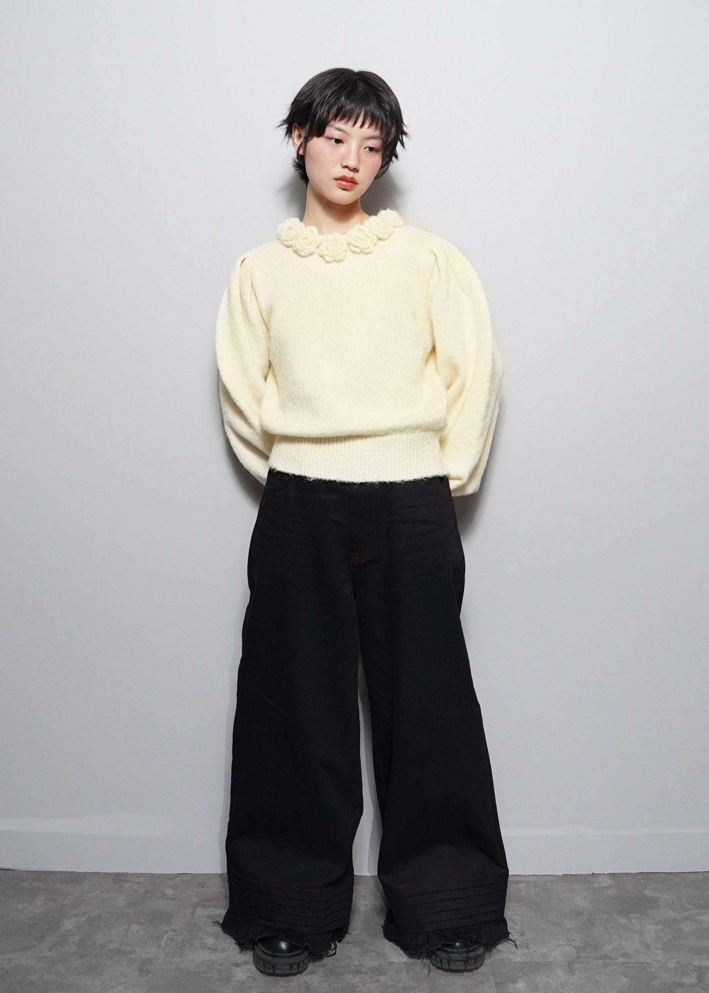 rose necklace sweater-CREAM