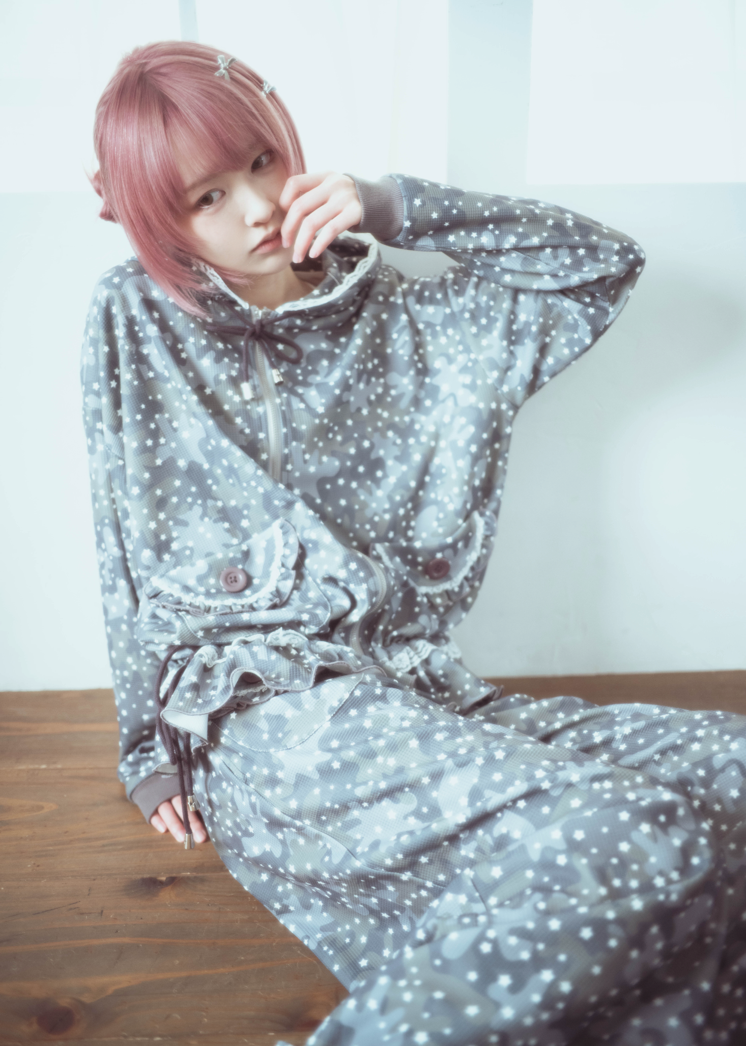 milky star camo hoodie