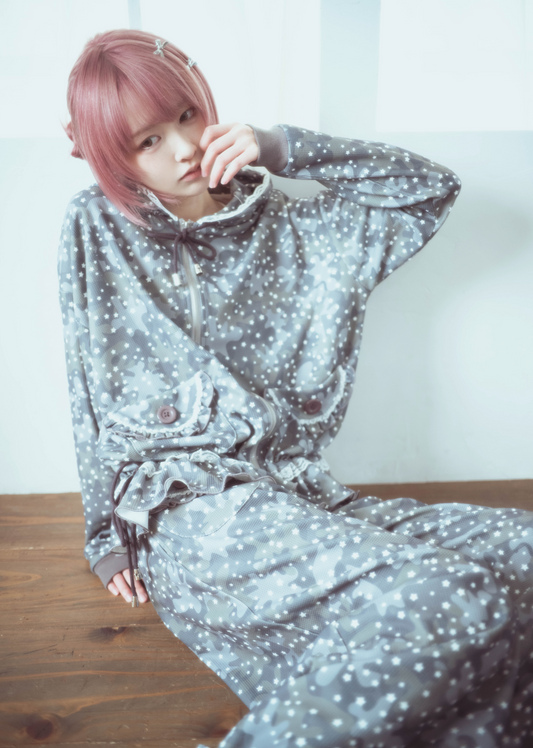 milky star camo hoodie