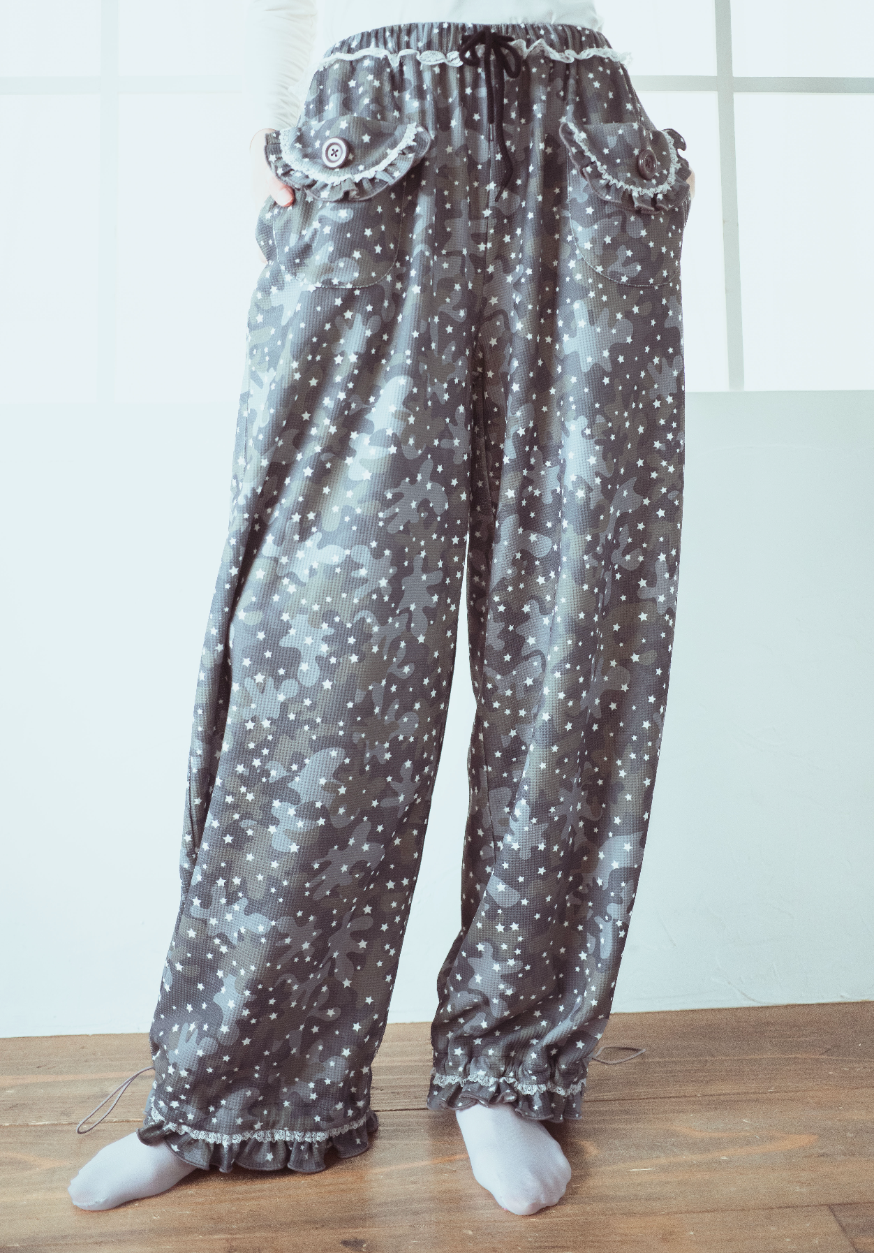 milky star camo pants