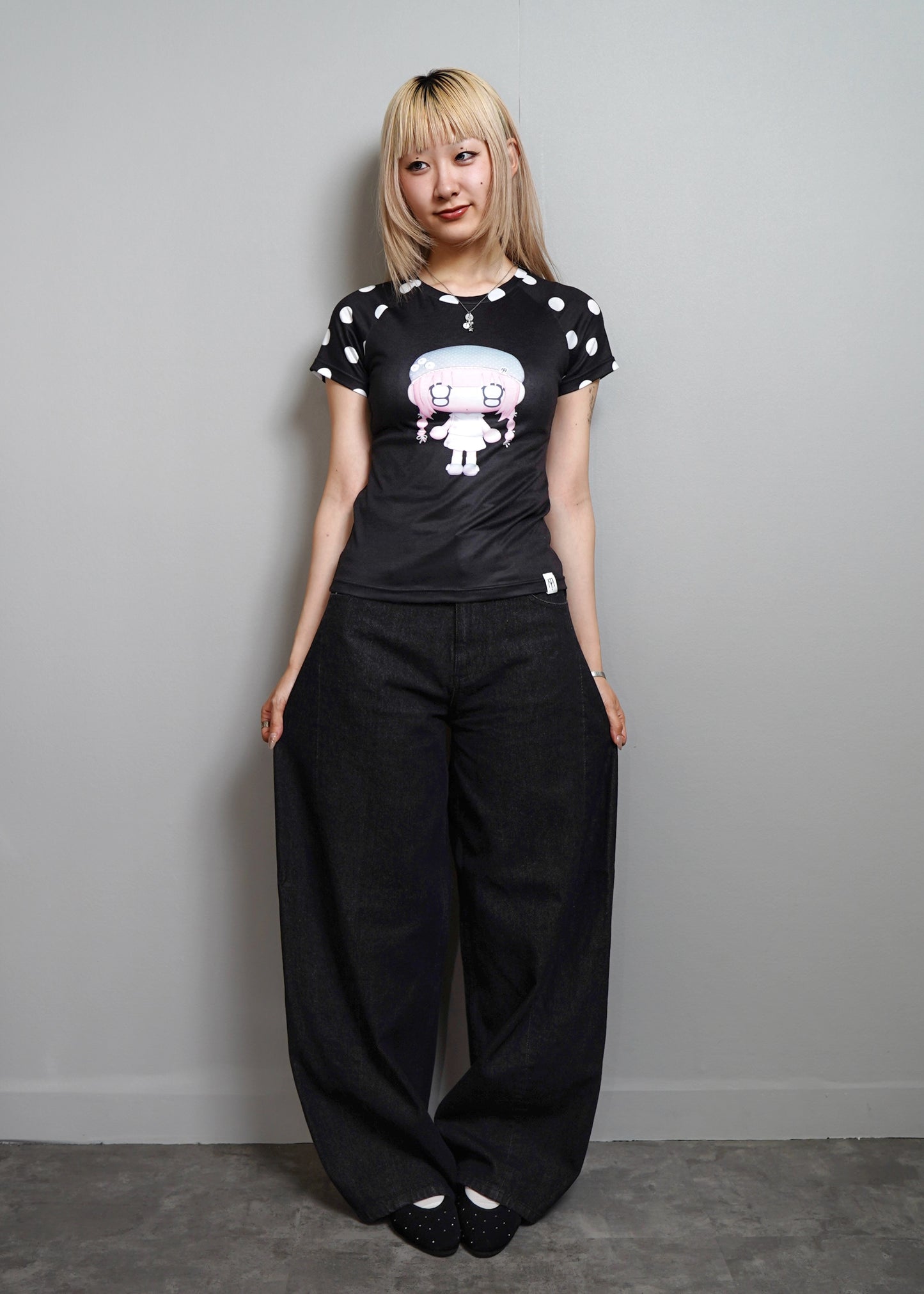 【HUHUEE】gallery girl Tee-slim