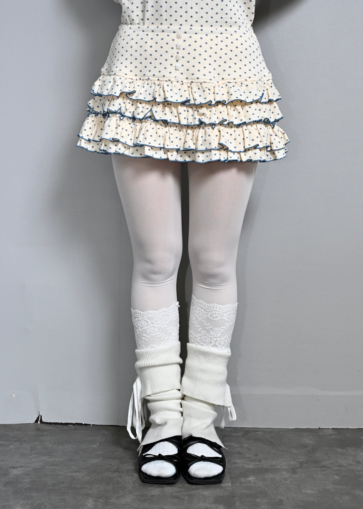 【8月下旬発送】lucky button star short pants
