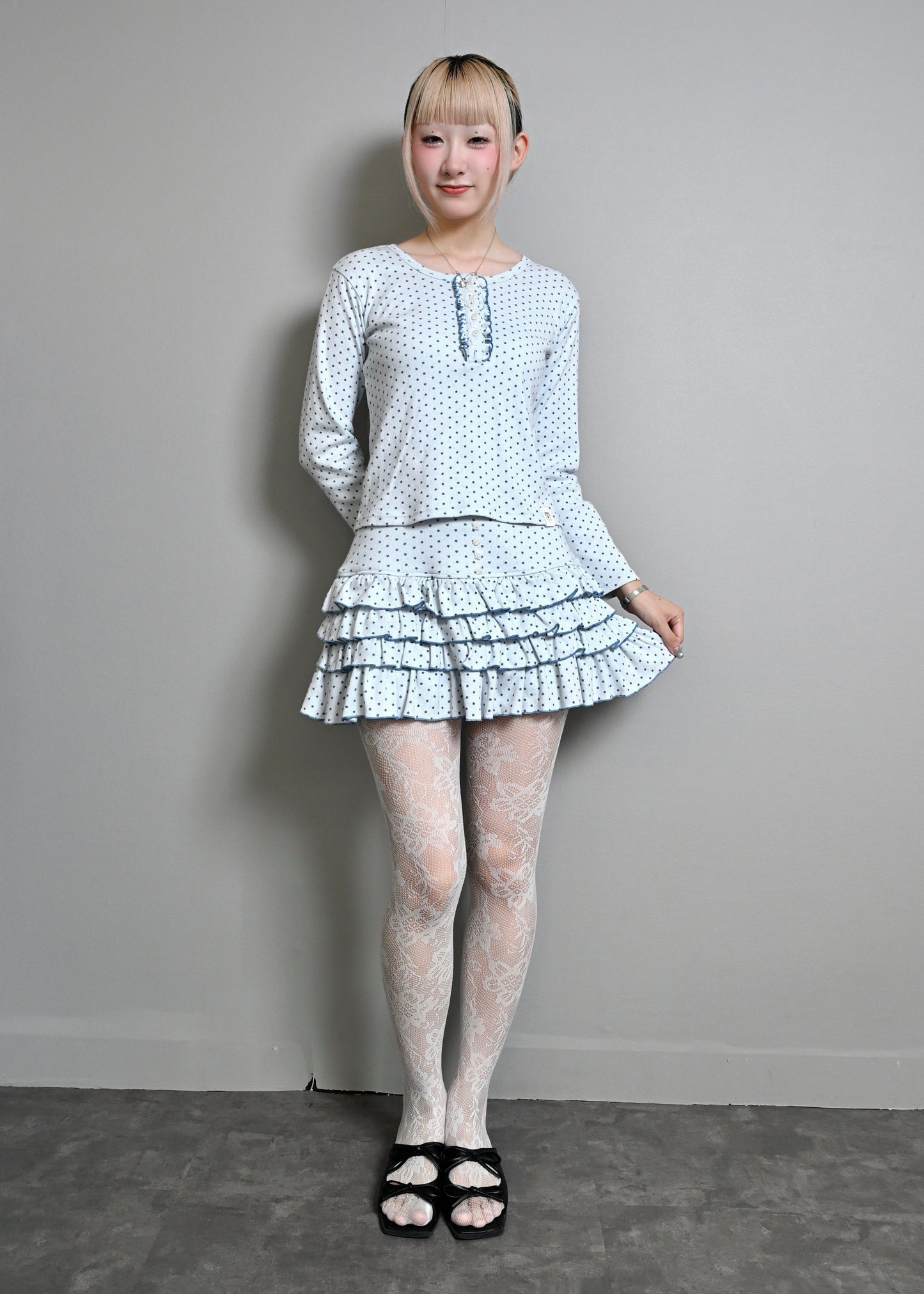 【8月下旬発送】lucky button star short pants