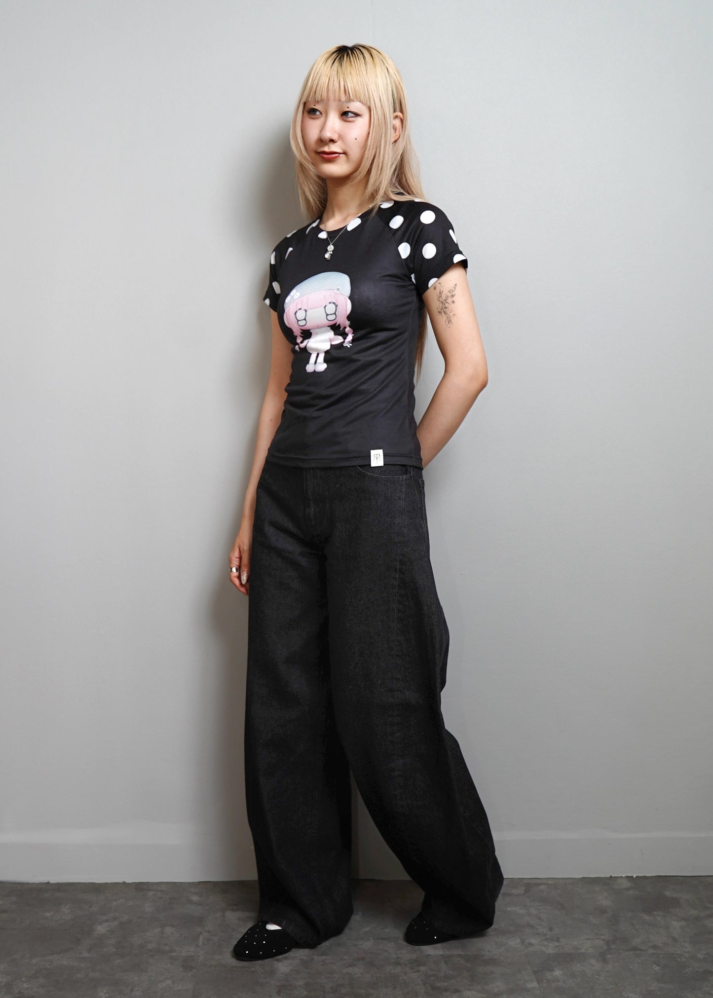 【HUHUEE】gallery girl Tee-slim