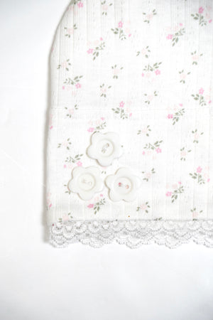 flower button lace beanie
