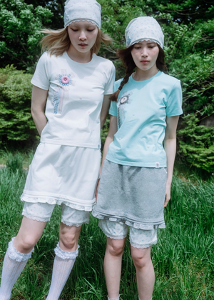 ribbon rosetta button tee