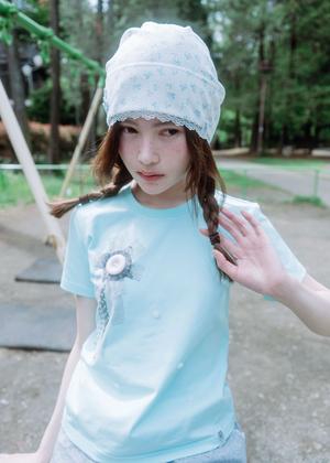 ribbon rosetta button tee