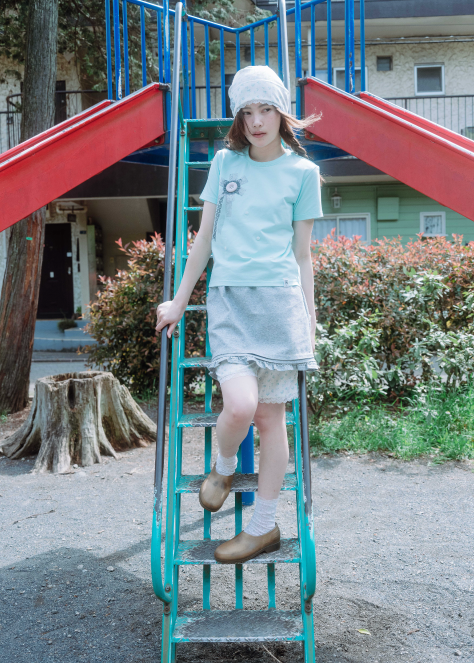 ribbon rosetta button tee