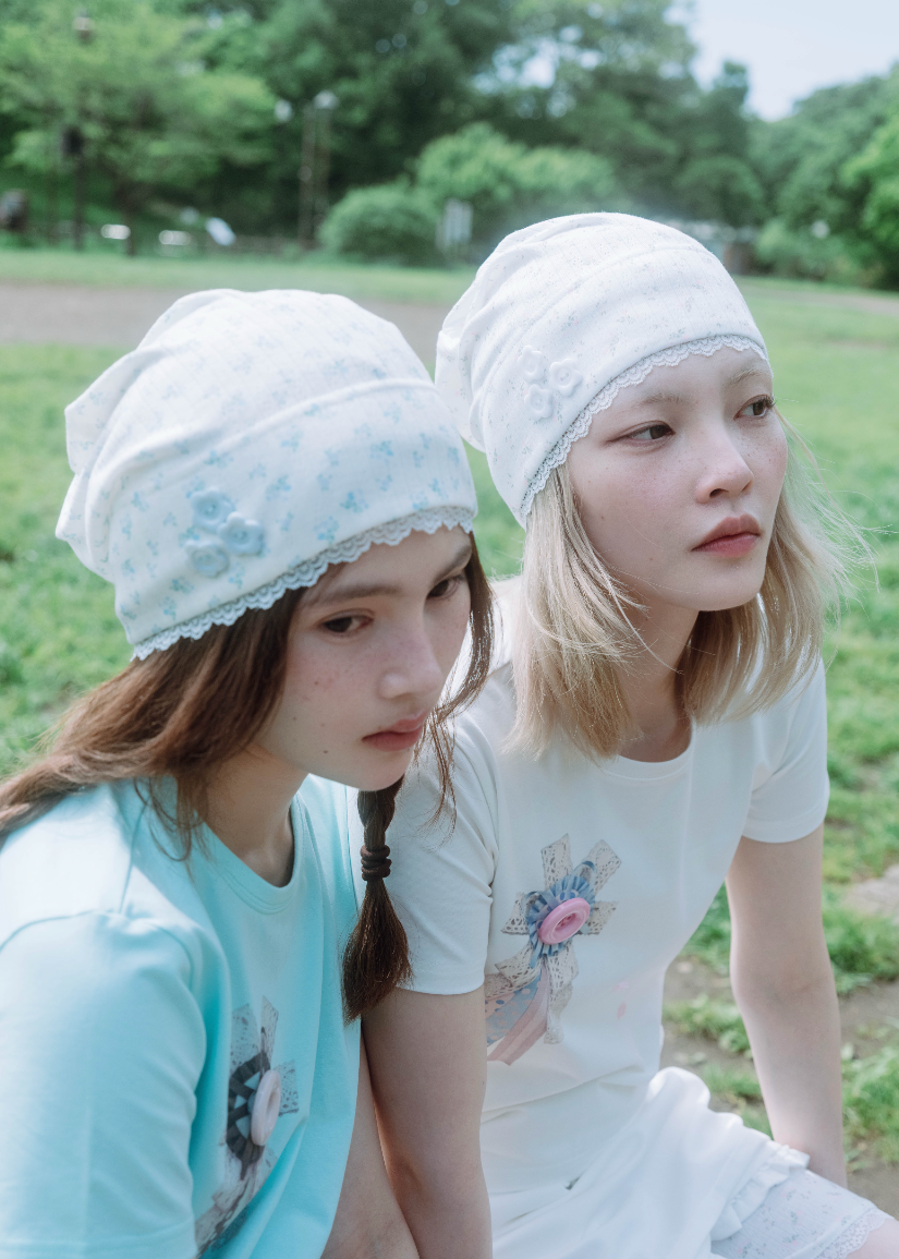 flower button lace beanie