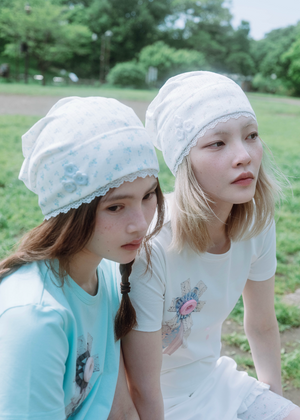 flower button lace beanie