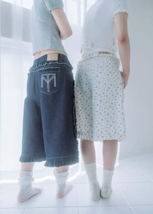 Lily’s petal denim pants