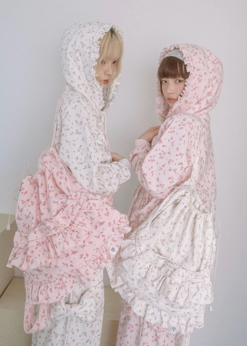 flower waffle ribbonful zip hoodie