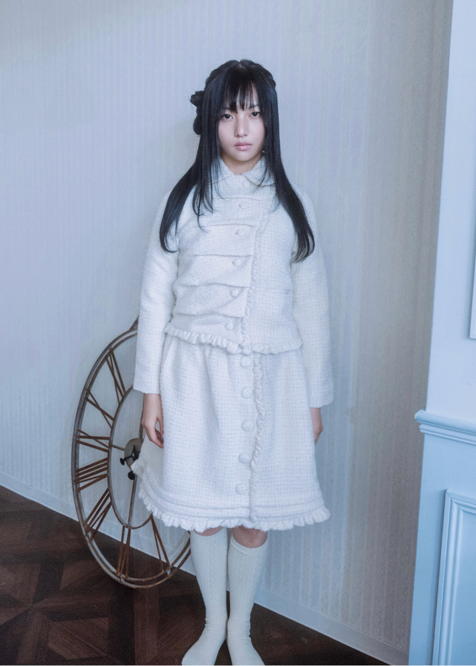 button frill tweed skirt
