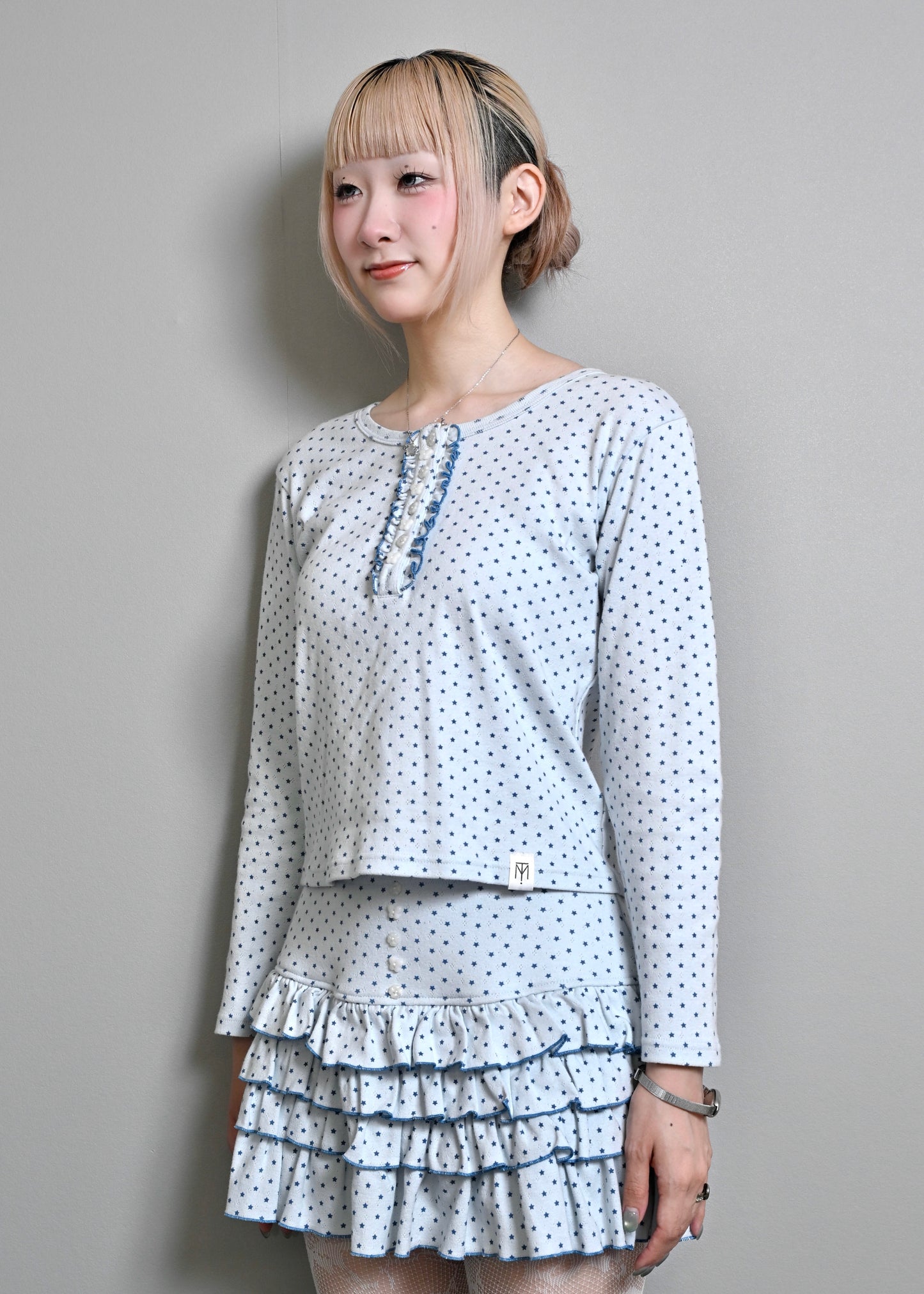 【8月下旬発送】lucky button star long-Tee