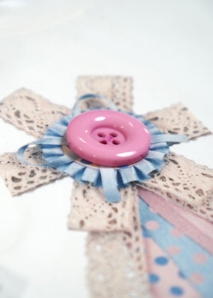 ribbon rosetta button tee