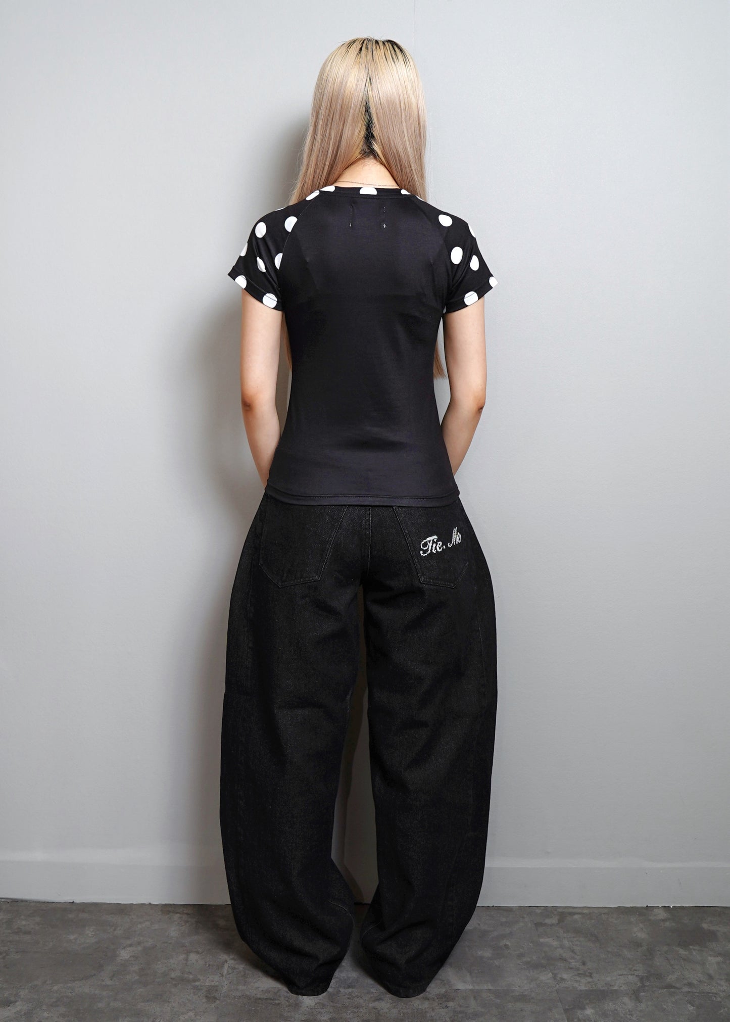 【HUHUEE】gallery girl Tee-slim