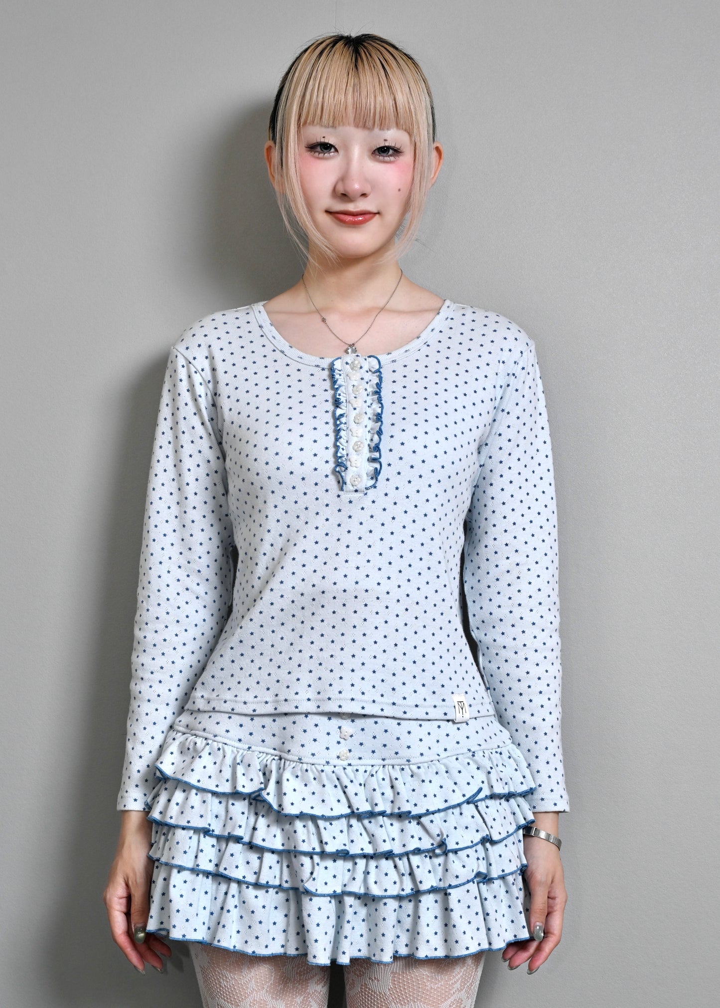 【8月下旬発送】lucky button star long-Tee