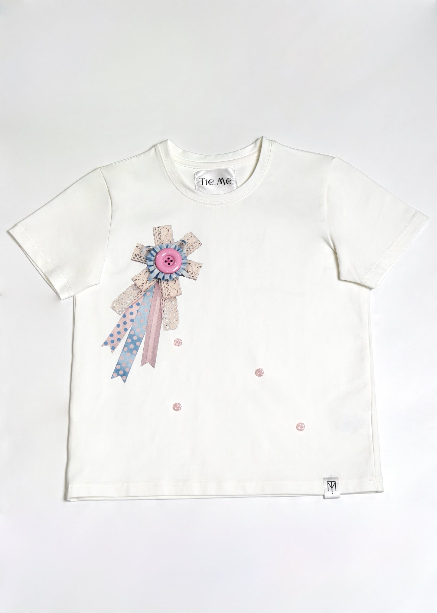 ribbon rosetta button tee