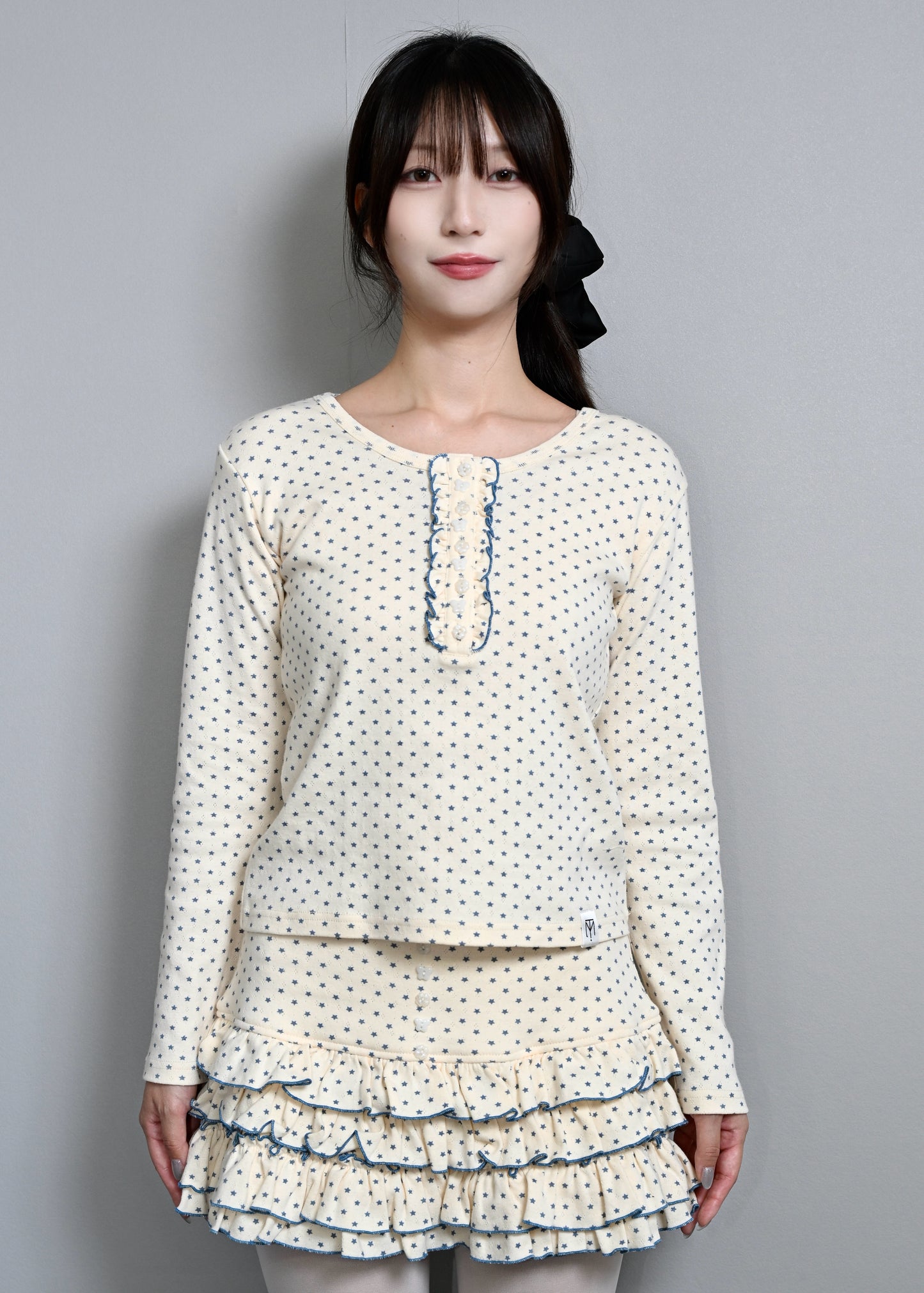 【8月下旬発送】lucky button star long-Tee