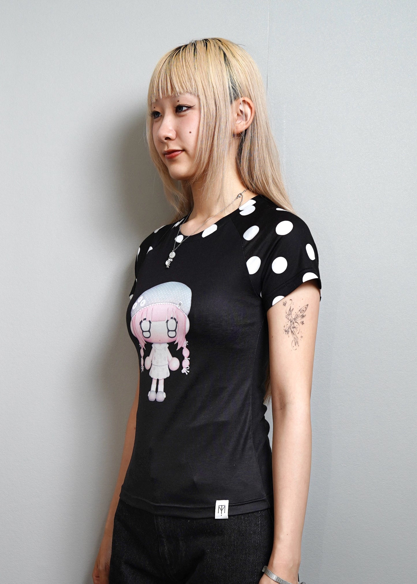 【HUHUEE】gallery girl Tee-slim