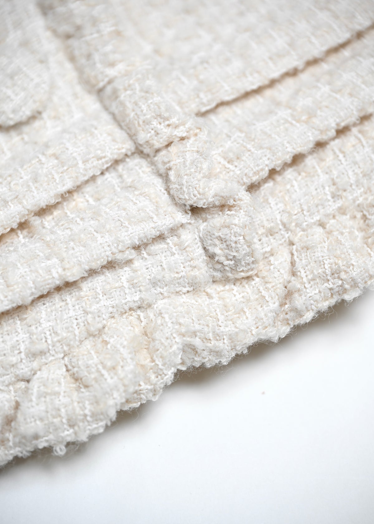 button frill tweed skirt
