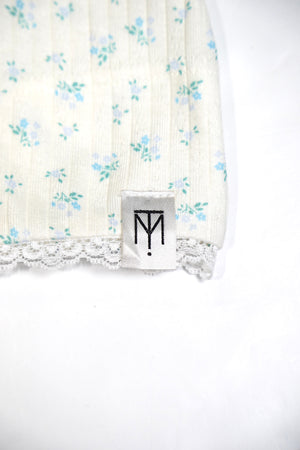 flower button lace beanie
