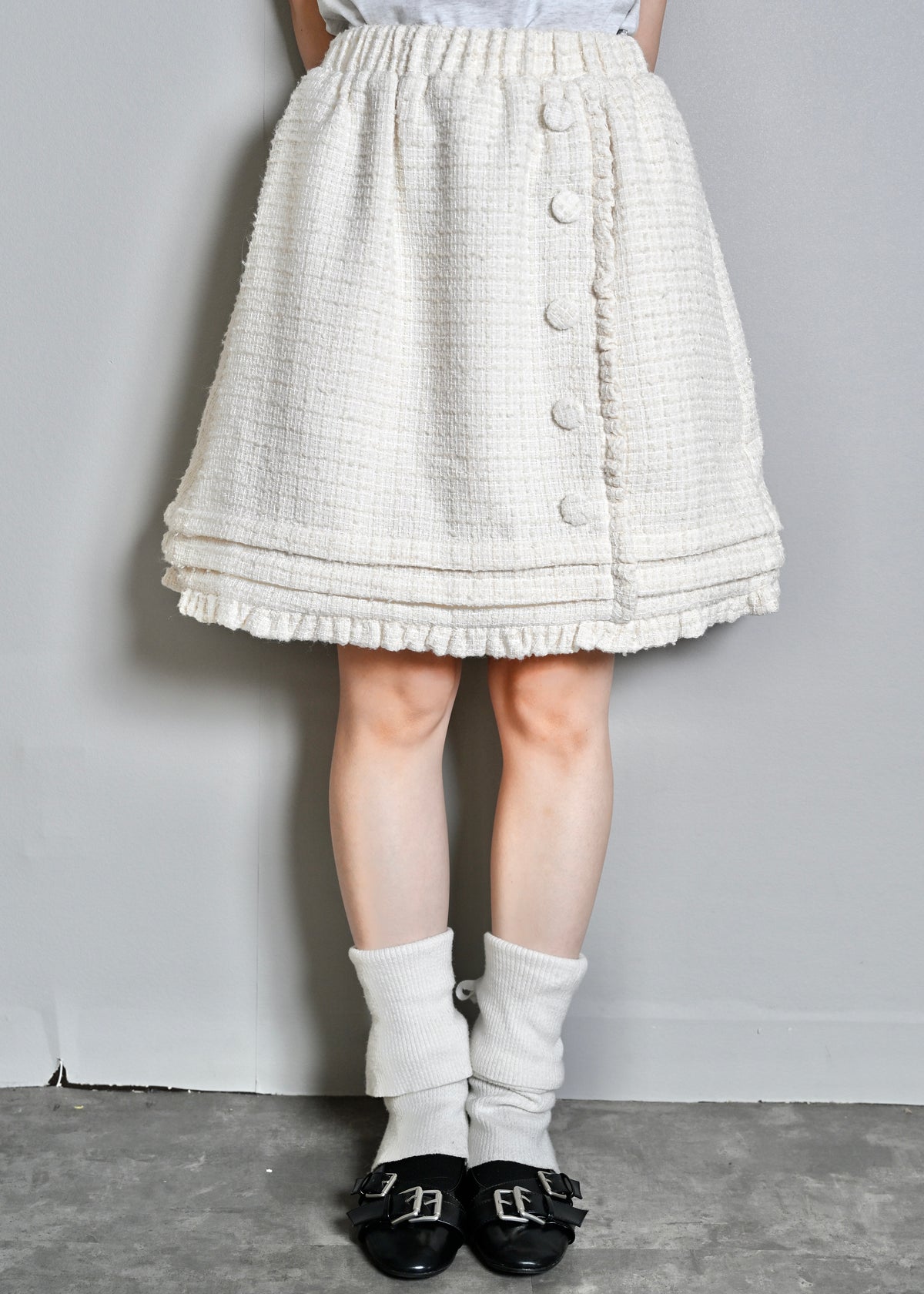 button frill tweed skirt
