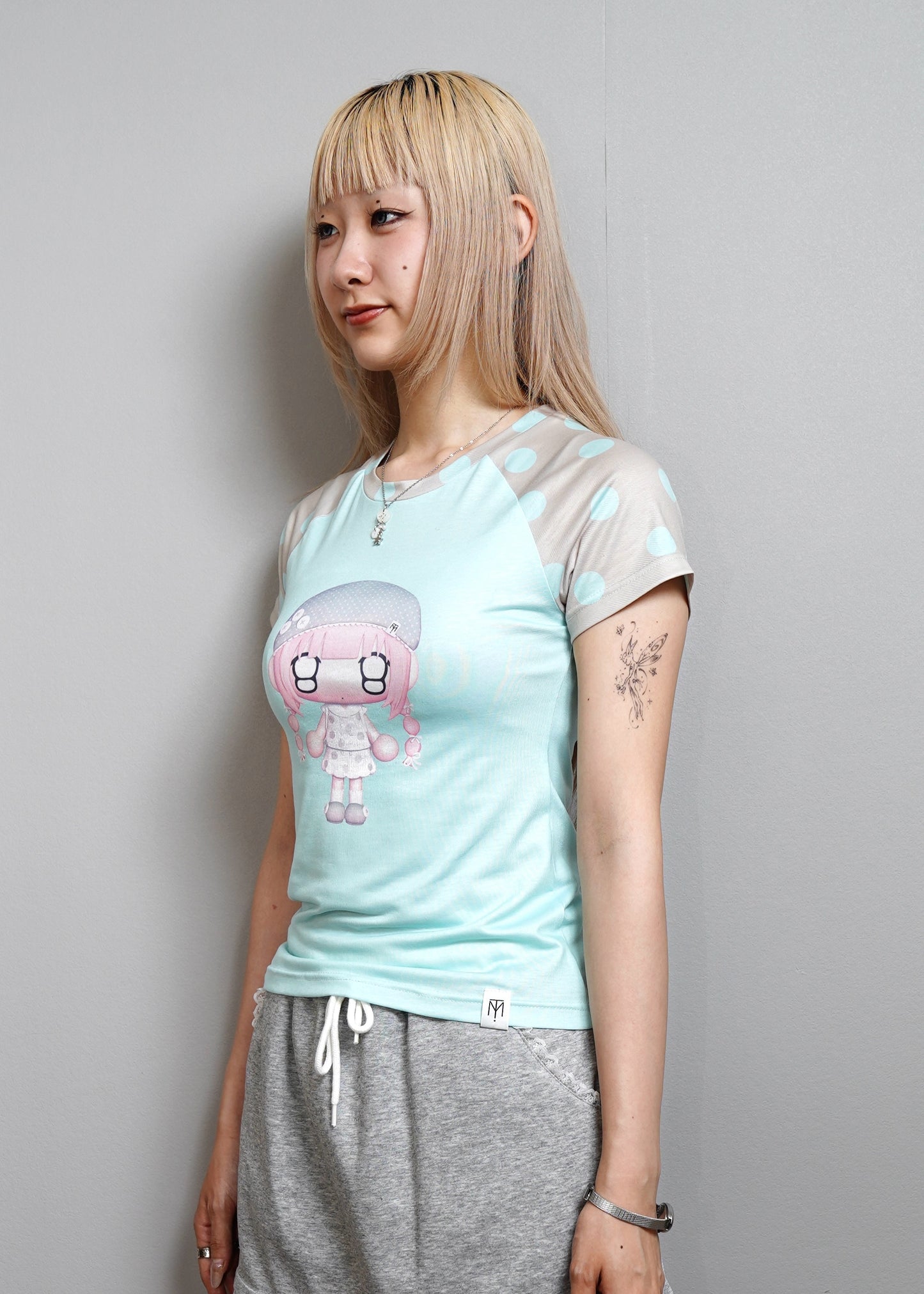 【HUHUEE】gallery girl Tee-slim