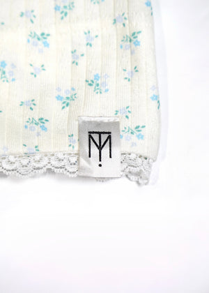 flower button lace beanie