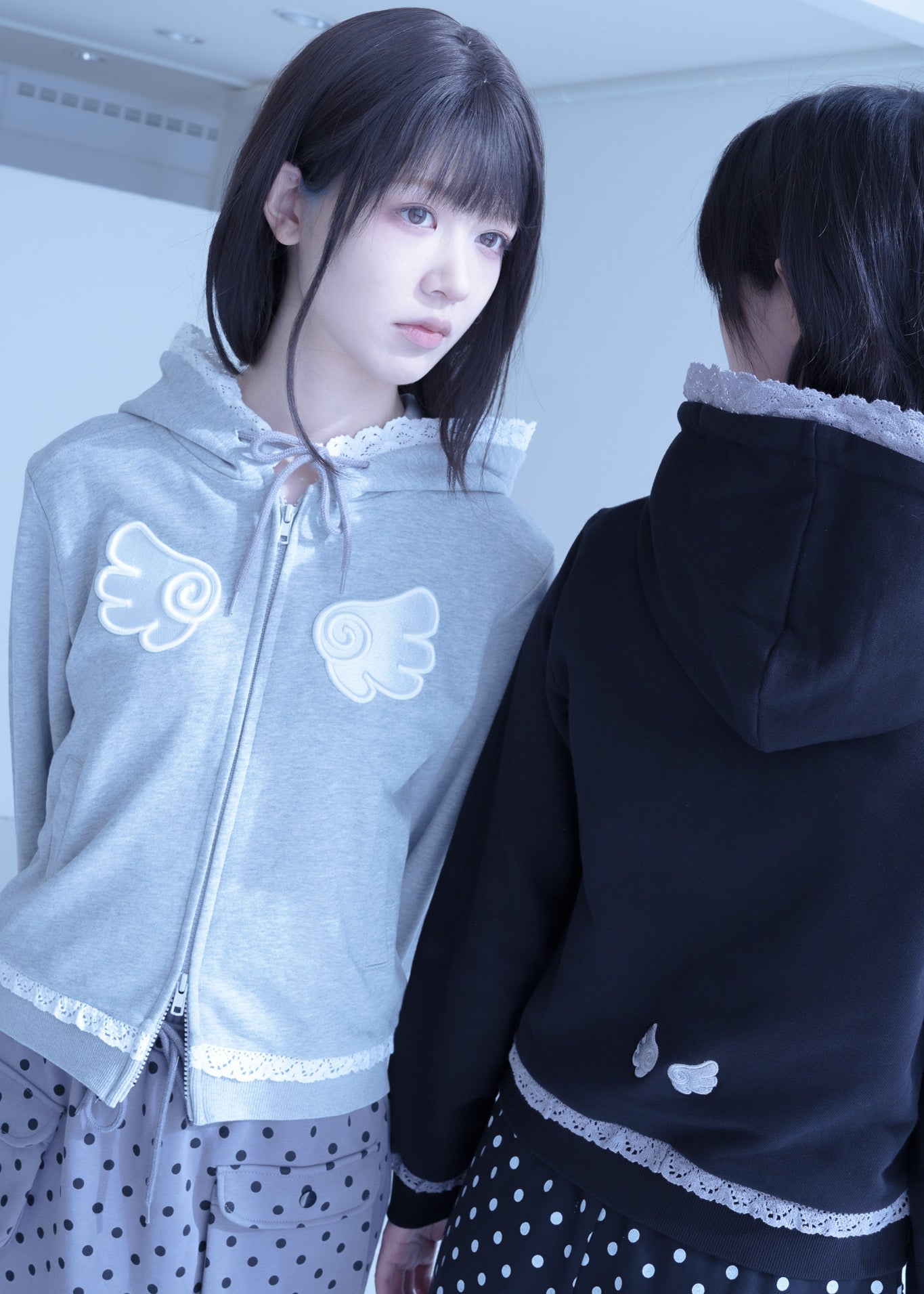 【予約販売】wings lace zip hoodie-GRAY