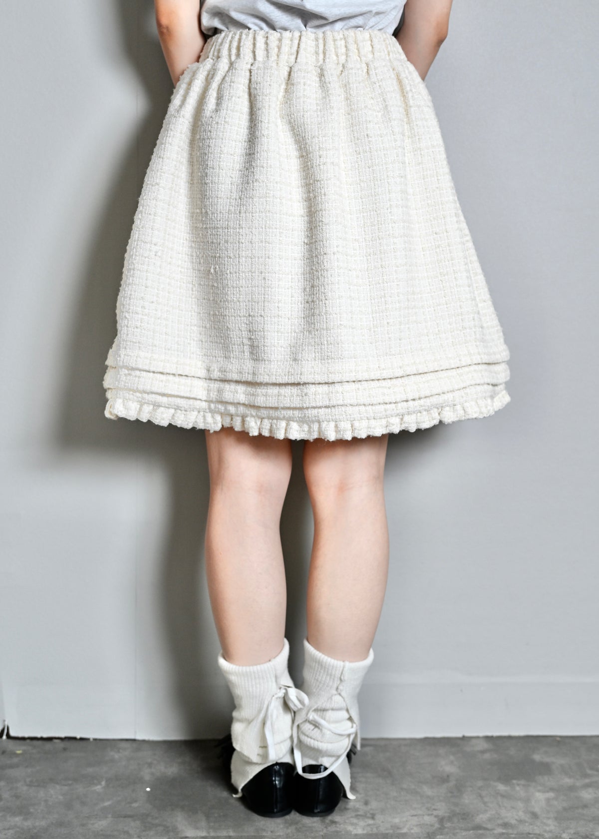 button frill tweed skirt