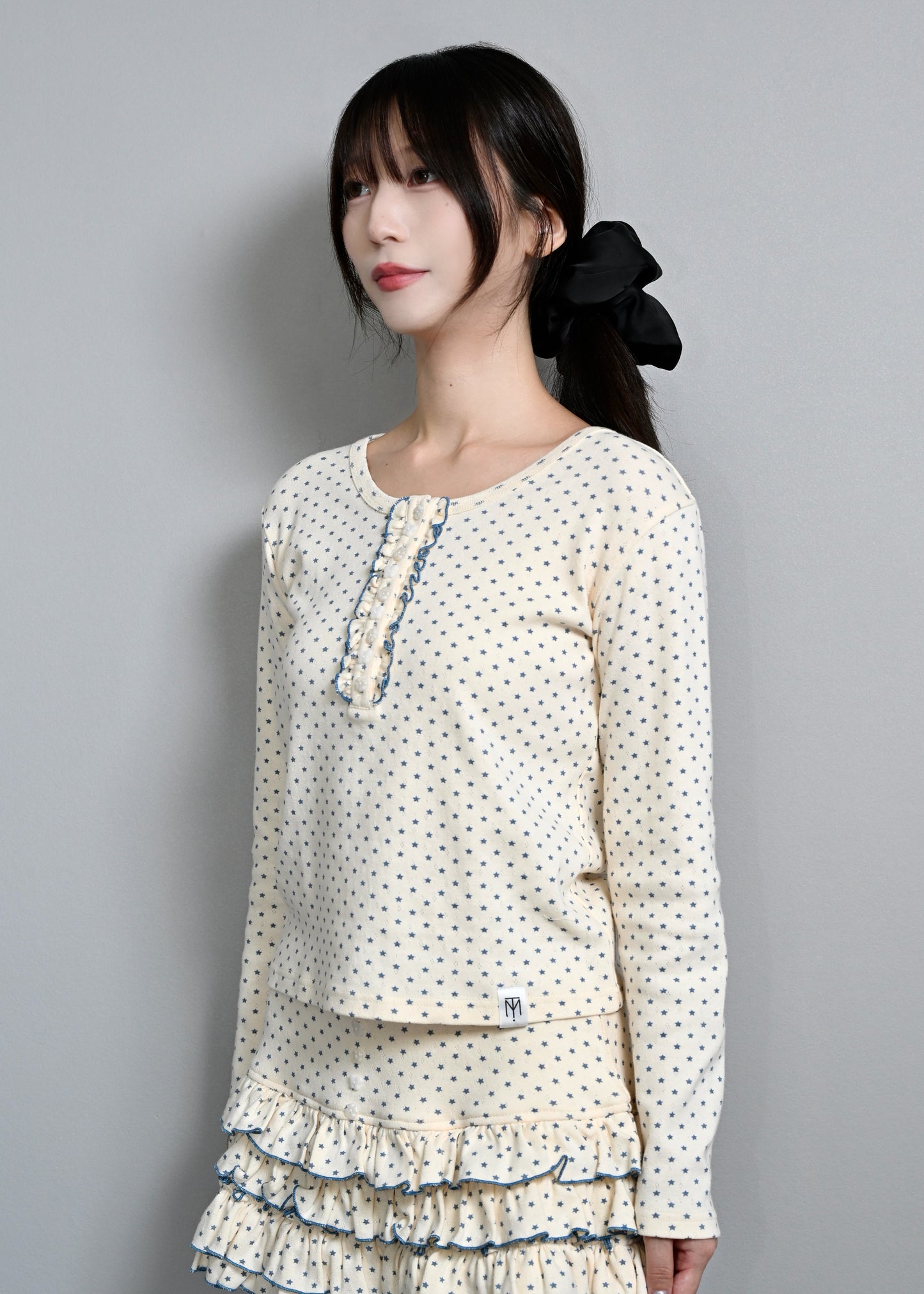 【8月下旬発送】lucky button star long-Tee