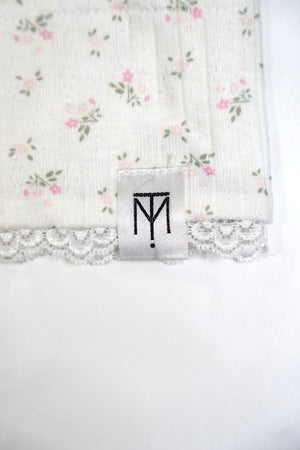 flower button lace beanie