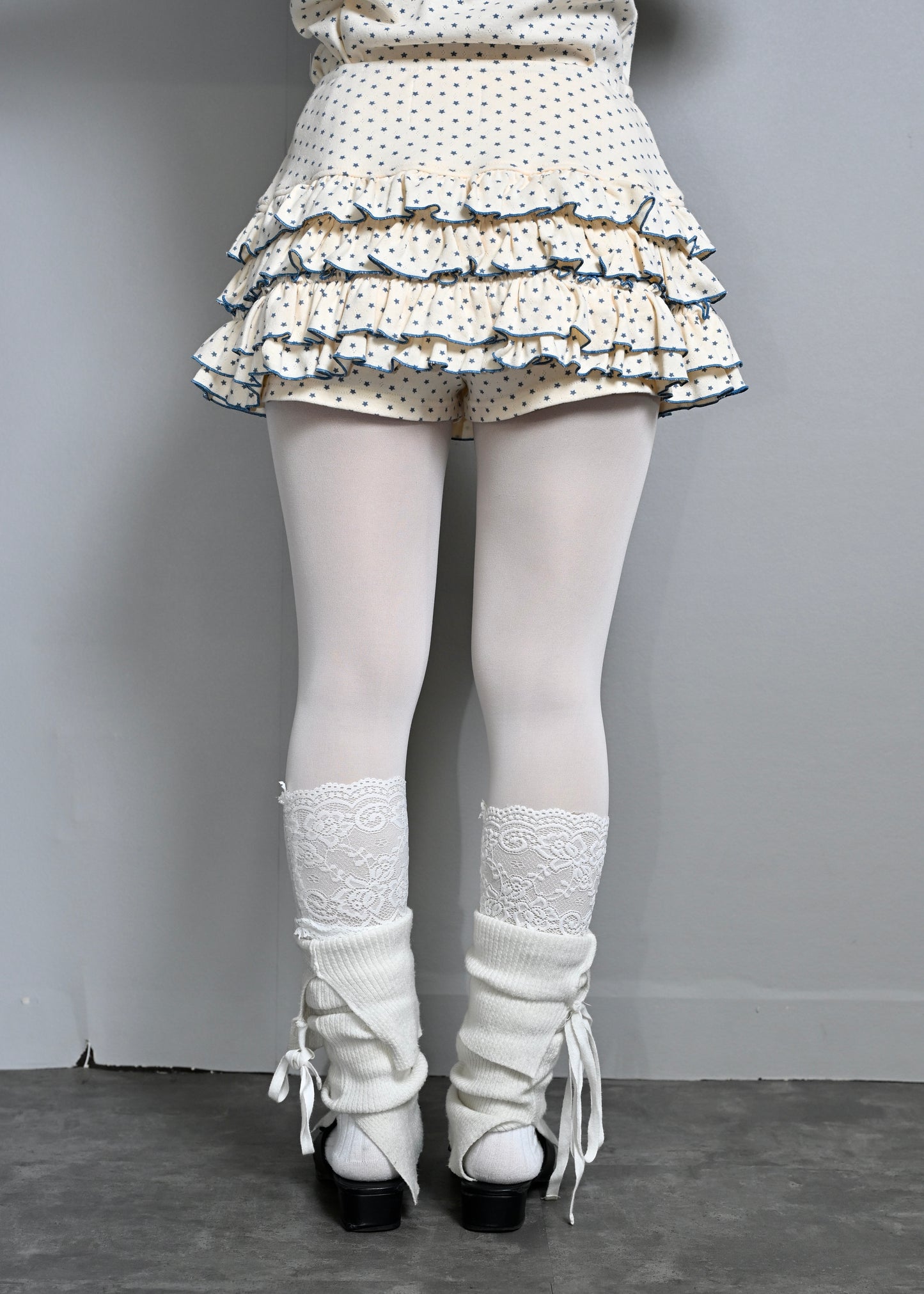【8月下旬発送】lucky button star short pants