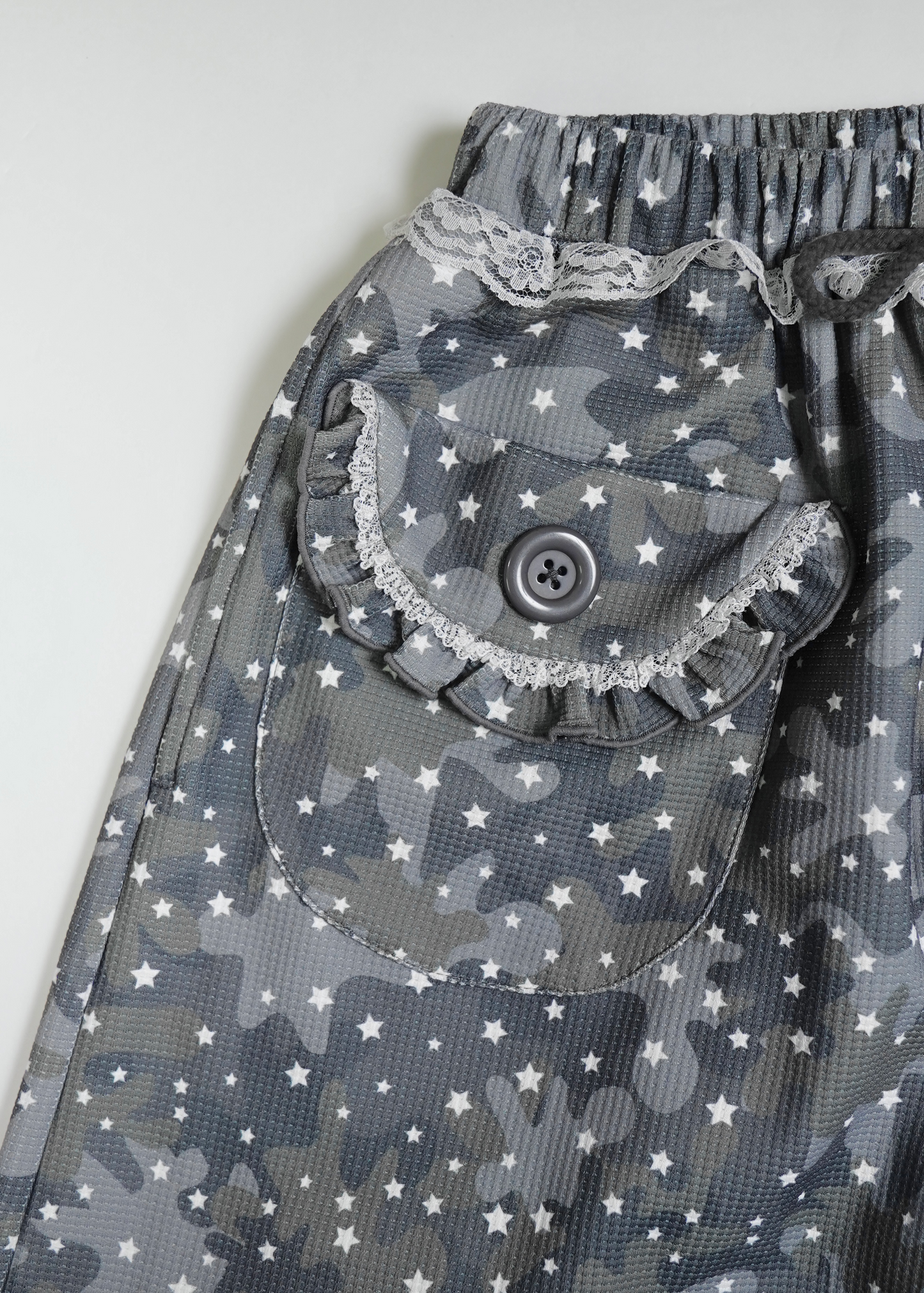 milky star camo pants